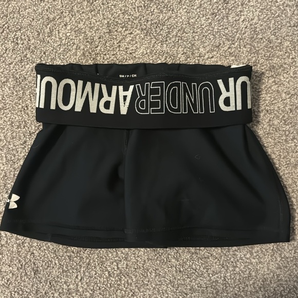 Small black under armour compression shorts - Picture 3 of 4